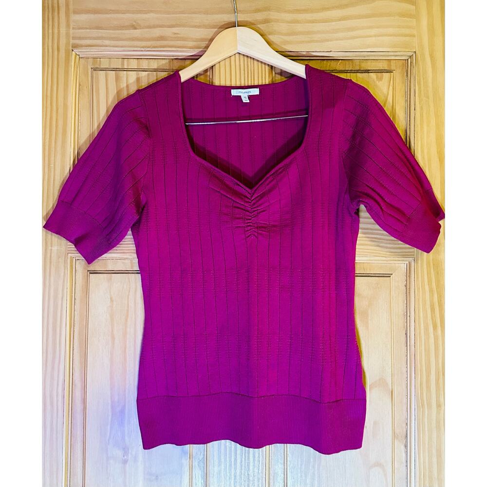 Maurices Magenta Short Sleeved Sweetheart Neckline Sweater Medium